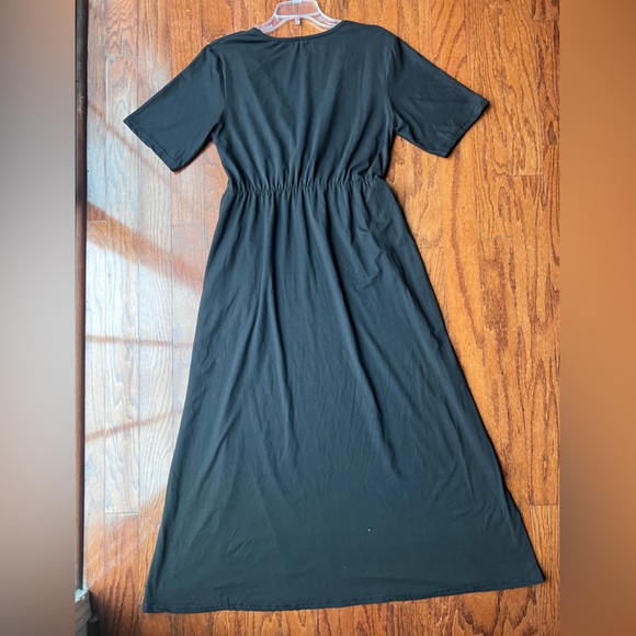 Chic Black Garment Size M - Picture 3 of 4